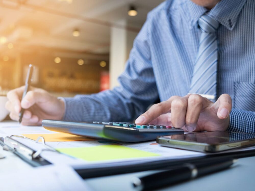 Cuales son las diferencias entre un bien tangible e intangible