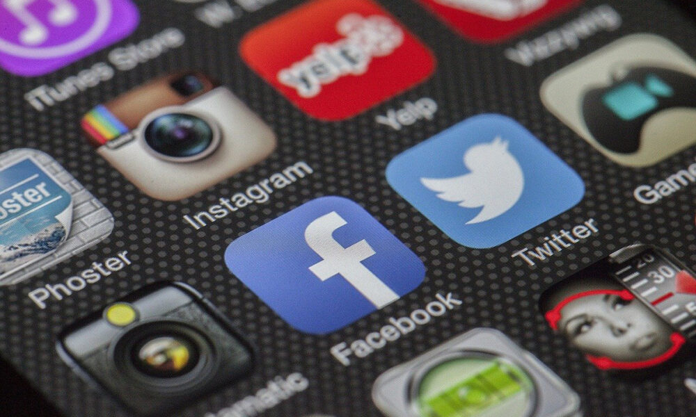 Uso de redes sociales para promocionar el contenido y hacer crecer un blog