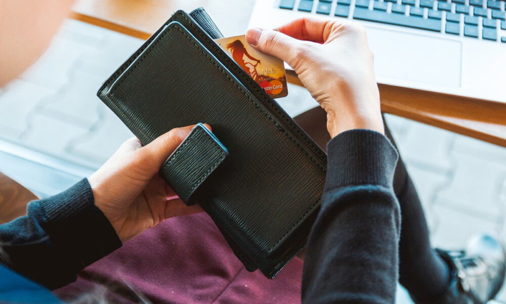 Descuentos especiales por uso de tarjetas de débito y crédito