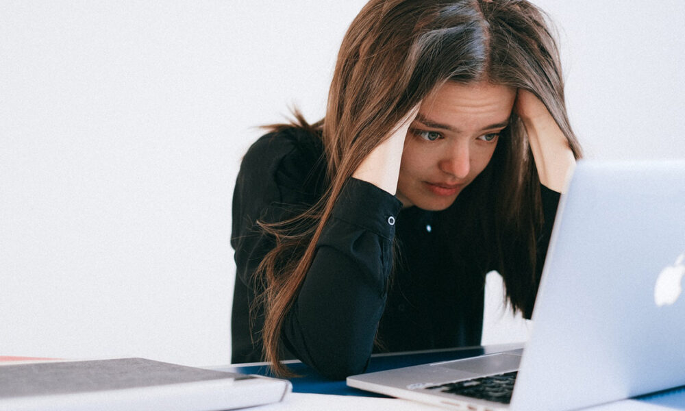 Problemática actual por la que la economía mundial continúa sin apostar por los jóvenes