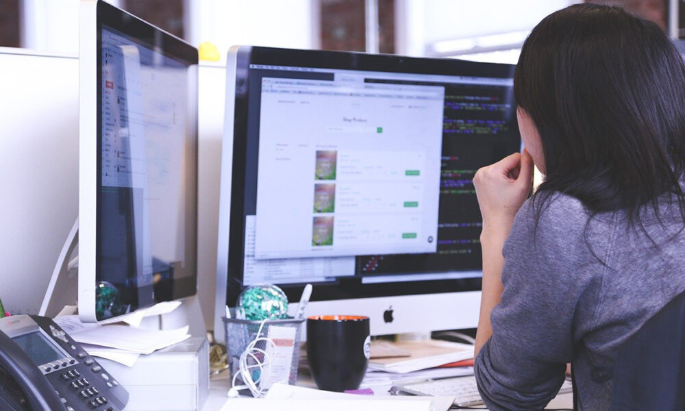 Manejo de programas informáticos, entre las principales hailidades de un asistente de administración
