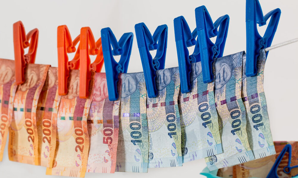 ¿En qué consiste el lavado de dinero?