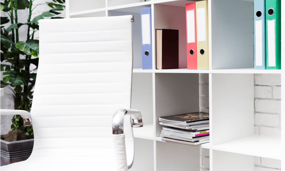 almacenamiento para decorar la oficina