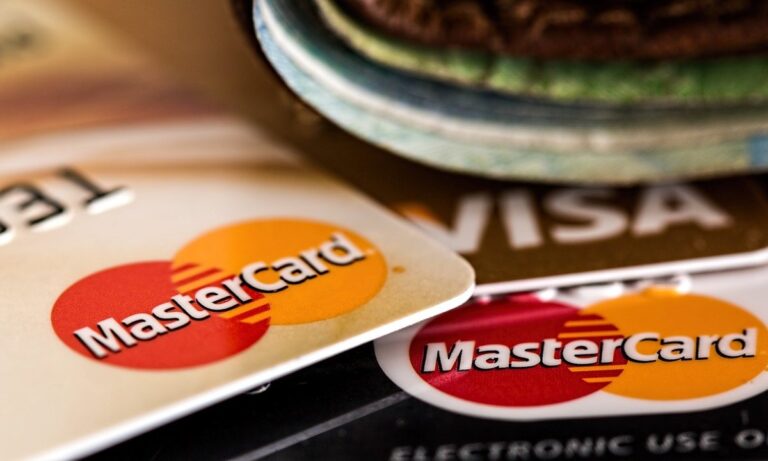 diferencias entre la tarjeta de crédito y de débito