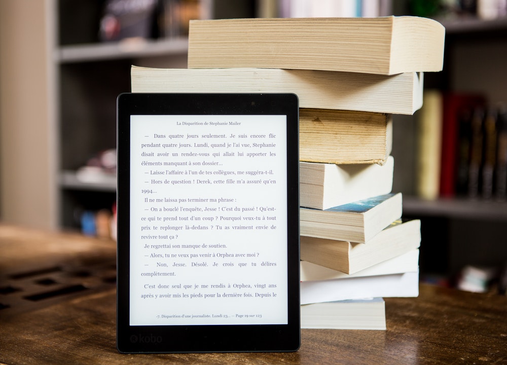Los datos se transfieren al eReader mediante cable USB